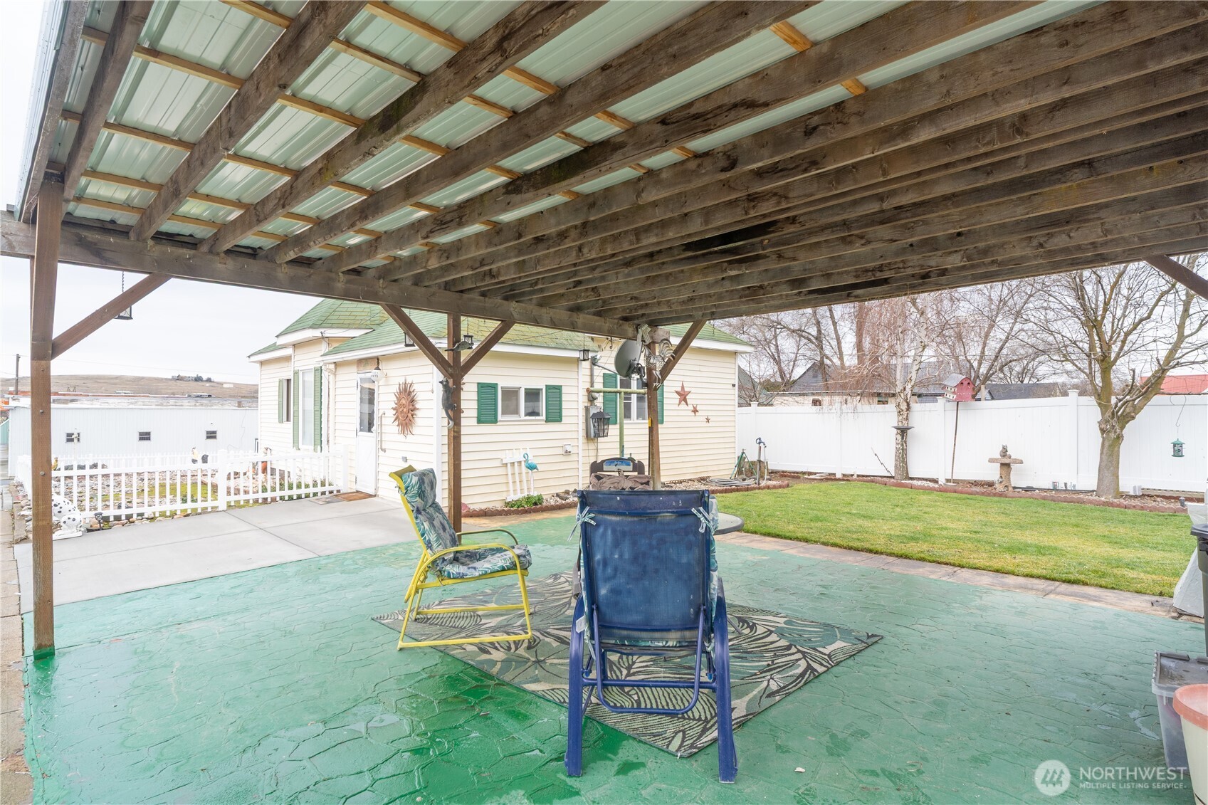 102 W 3rd Street Lind WA 99341