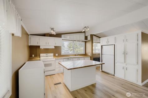 3611 I Street NE Auburn WA 98002