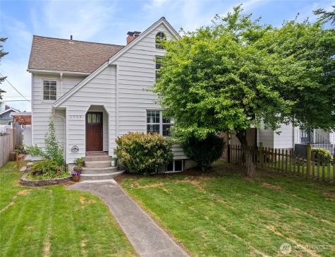 1908 Gregory Way Bremerton WA 98337