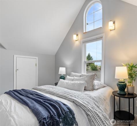 1908 Gregory Way Bremerton WA 98337