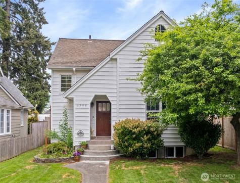 1908 Gregory Way Bremerton WA 98337