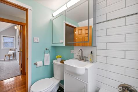 1908 Gregory Way Bremerton WA 98337