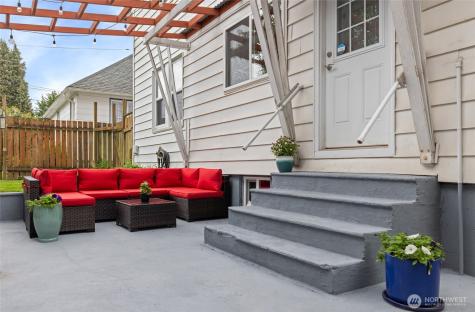 1908 Gregory Way Bremerton WA 98337