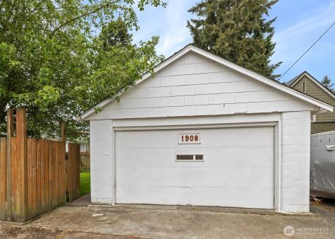 1908 Gregory Way Bremerton WA 98337