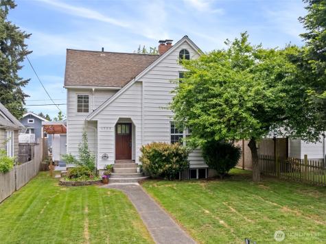 1908 Gregory Way Bremerton WA 98337