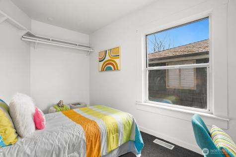 4135 36th Ave SW Seattle WA 98126