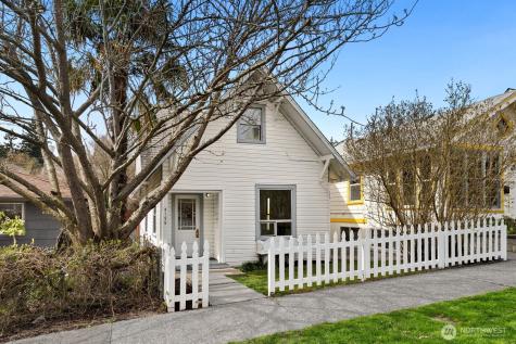 4135 36th Ave SW Seattle WA 98126