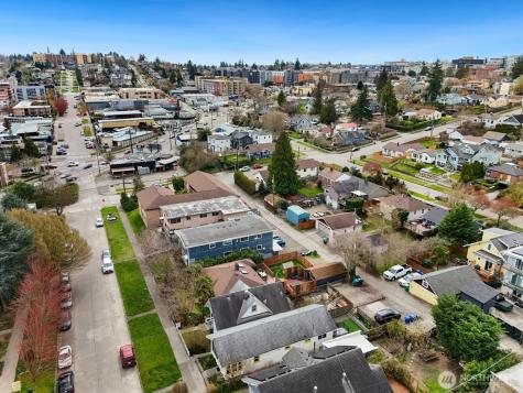 4135 36th Ave SW Seattle WA 98126