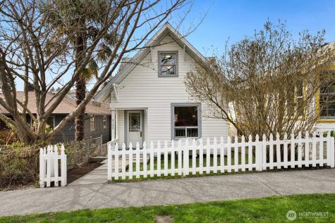 4135 36th Ave SW Seattle WA 98126
