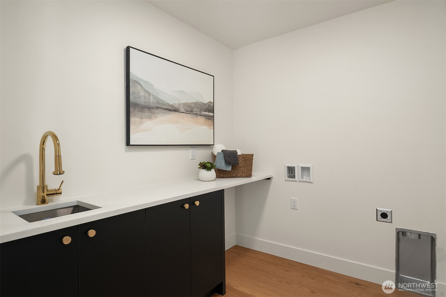 6913 30th Avenue NW Seattle WA 98117