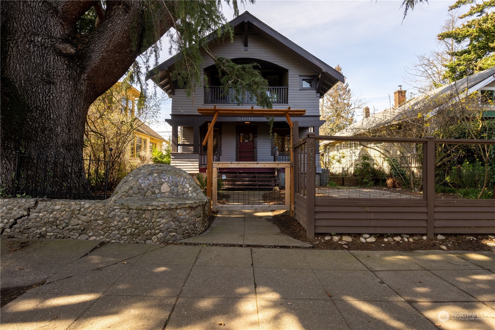 5031 8th Avenue Ne Seattle WA 98105