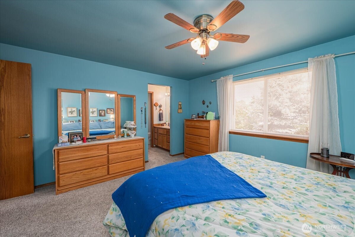 1890 Edgewood Drive Camano Island WA 98282