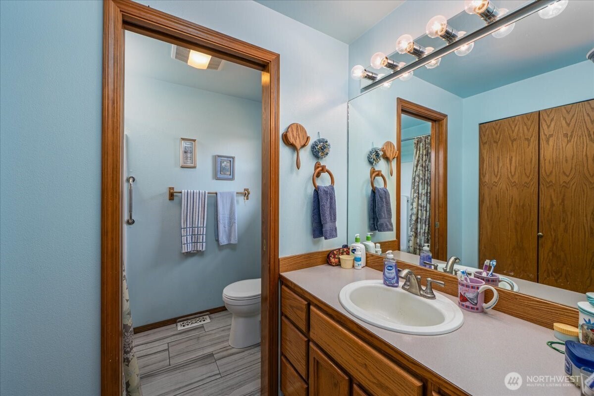 1890 Edgewood Drive Camano Island WA 98282