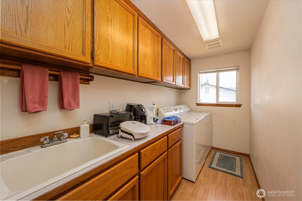 1890 Edgewood Drive Camano Island WA 98282