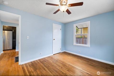 2905 E Olive Street Seattle WA 98122