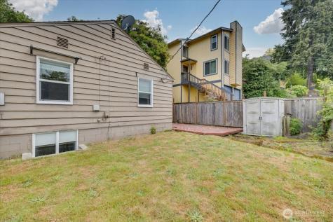 2905 E Olive Street Seattle WA 98122