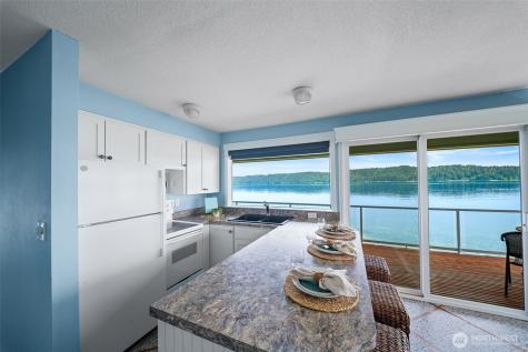 23832 N Us Highway 101 Hoodsport WA 98548