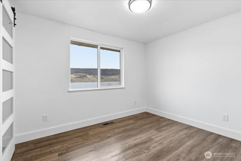 216 Sandy Lane Electric City WA 99123