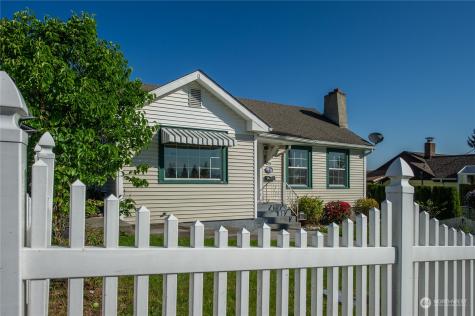 212 Medora Way Everett WA 98201