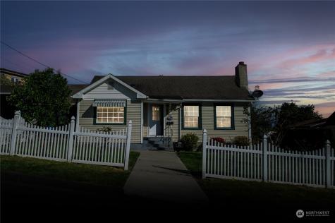 212 Medora Way Everett WA 98201