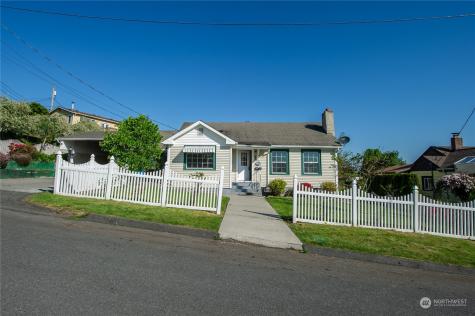 212 Medora Way Everett WA 98201