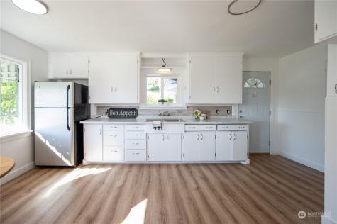 212 Medora Way Everett WA 98201