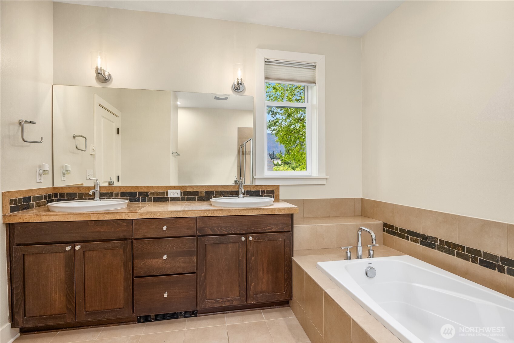 1186 NE Park Drive NE Issaquah WA 98029