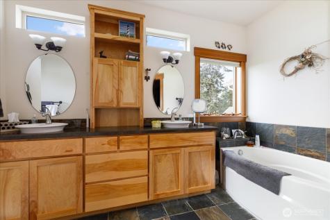 710 Zylstra Road Coupeville WA 98239