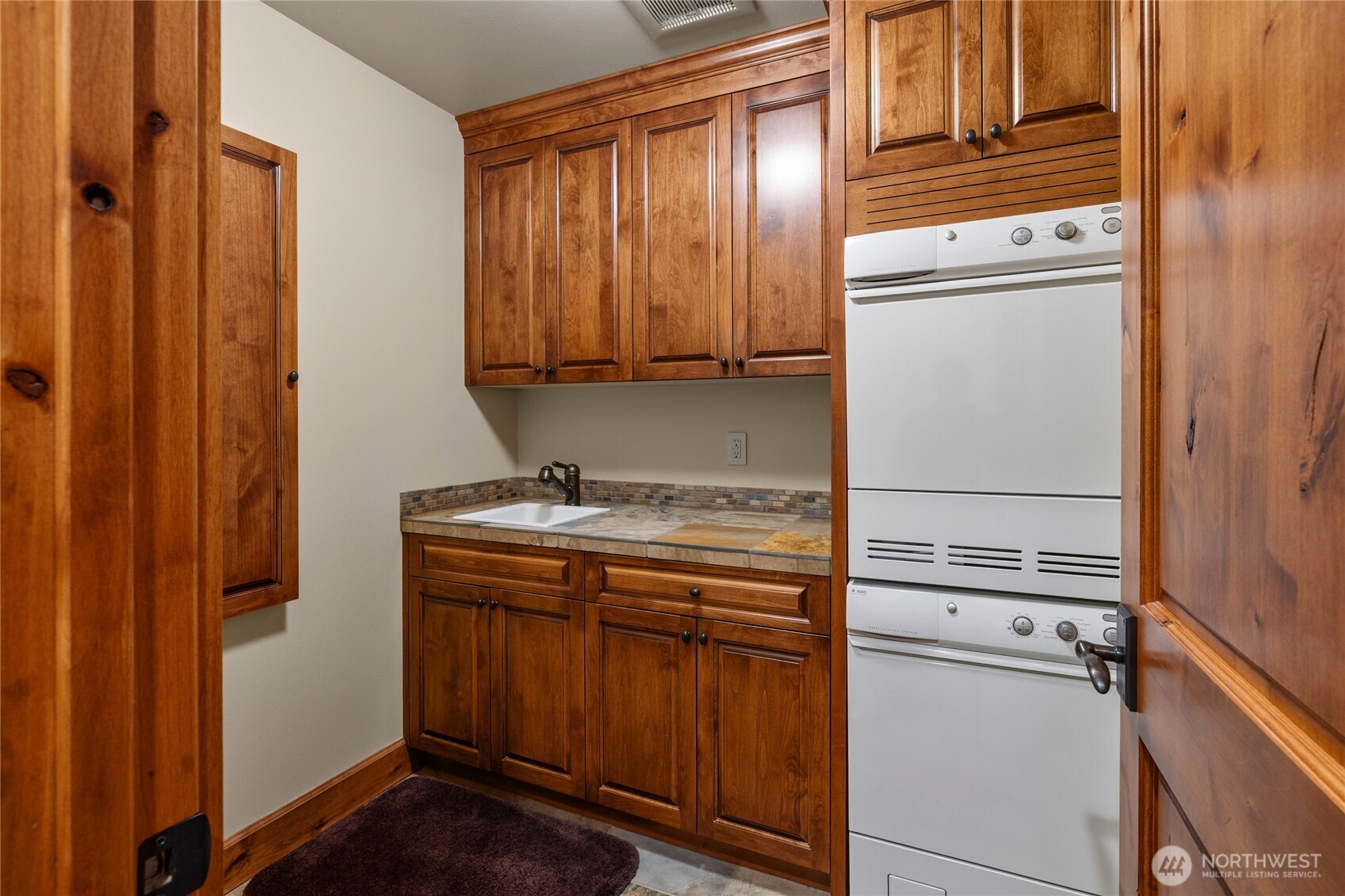 2090 Ruby King Loop Cle Elum WA 98922