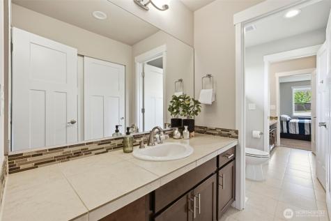 34576 56th Court S Auburn WA 98001