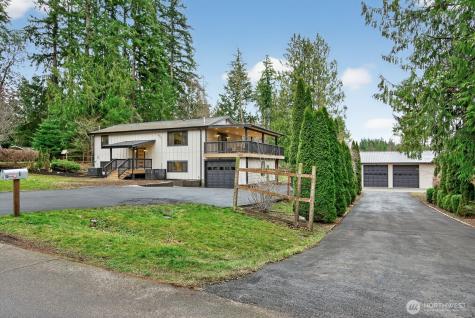 1692 Oak Ridge Drive Camano Island WA 98282