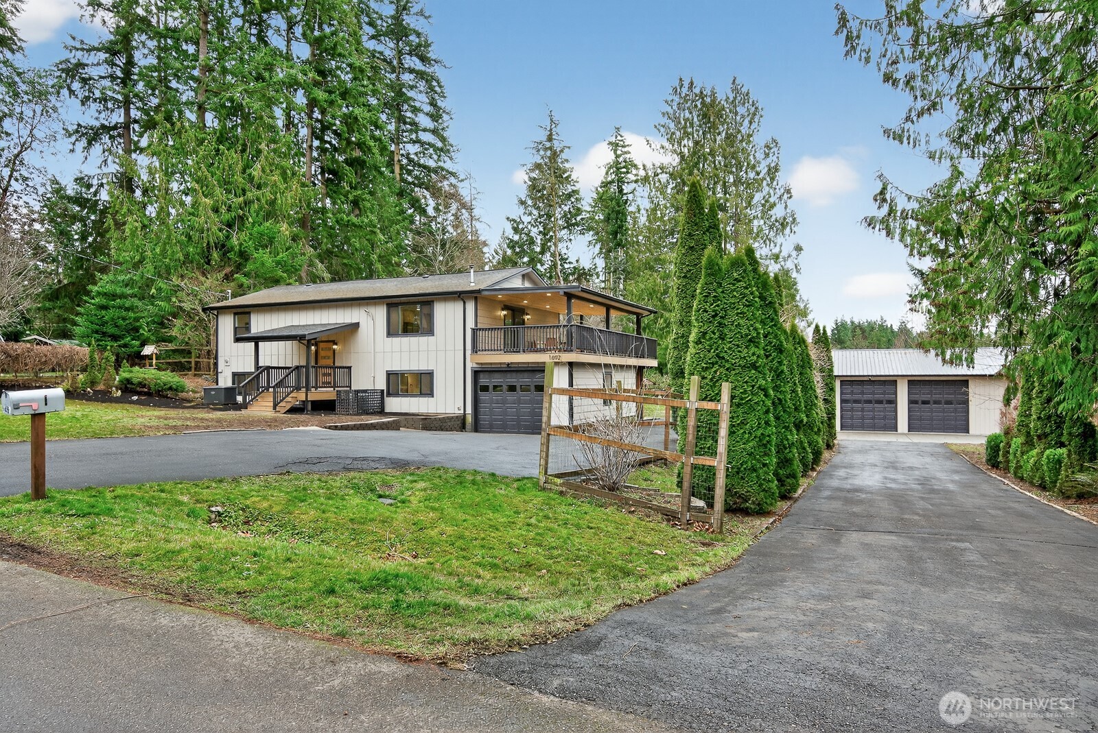 1692 Oak Ridge Drive Camano Island WA 98282