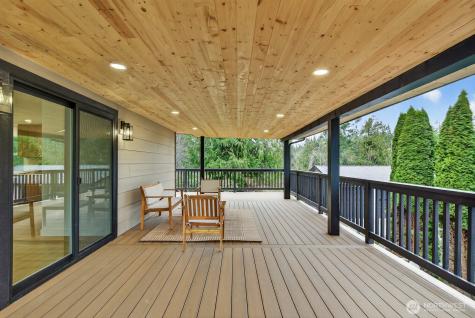 1692 Oak Ridge Drive Camano Island WA 98282