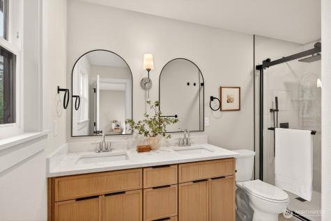 1692 Oak Ridge Drive Camano Island WA 98282