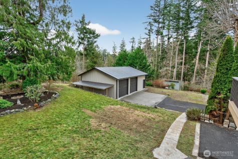 1692 Oak Ridge Drive Camano Island WA 98282