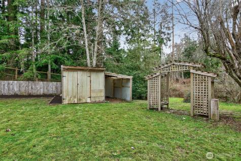 1692 Oak Ridge Drive Camano Island WA 98282