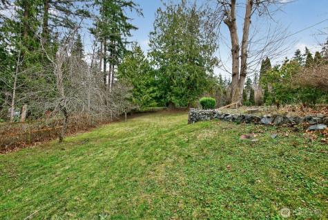1692 Oak Ridge Drive Camano Island WA 98282