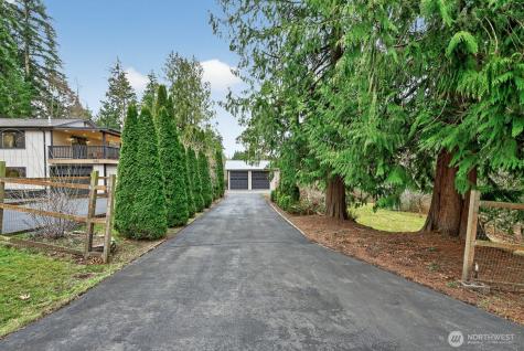 1692 Oak Ridge Drive Camano Island WA 98282
