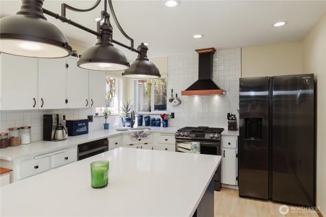 10002 99th Street SW Lakewood WA 98498