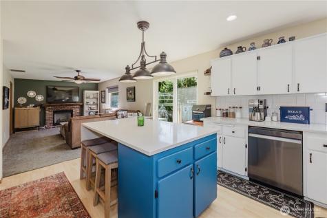 10002 99th Street SW Lakewood WA 98498