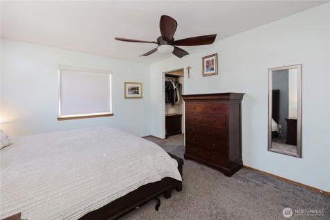 10002 99th Street SW Lakewood WA 98498