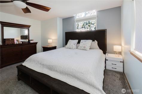 10002 99th Street SW Lakewood WA 98498