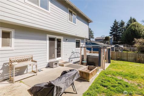 10002 99th Street SW Lakewood WA 98498