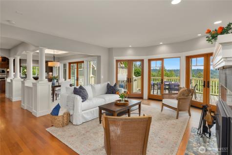 4548 Island Avenue NE Bainbridge Island WA 98110