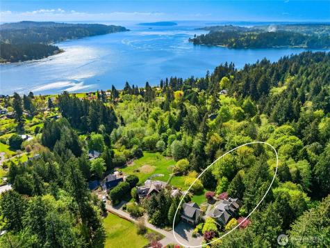 4548 Island Avenue NE Bainbridge Island WA 98110