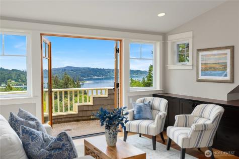 4548 Island Avenue NE Bainbridge Island WA 98110