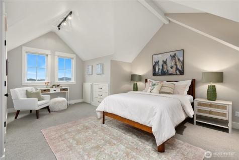 4548 Island Avenue NE Bainbridge Island WA 98110