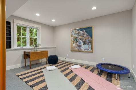 4548 Island Avenue NE Bainbridge Island WA 98110