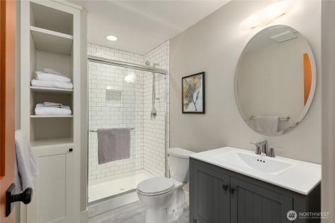 4548 Island Avenue NE Bainbridge Island WA 98110