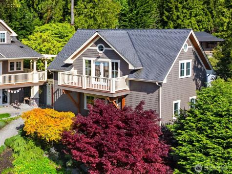 4548 Island Avenue NE Bainbridge Island WA 98110